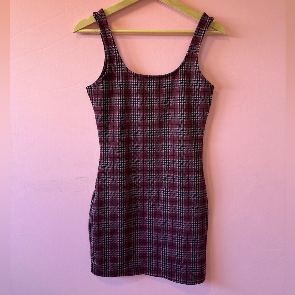 ❤️BNWOT BURGUNDY PLAID MIDI DRESS❤️